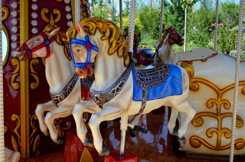парк сказка лошадки аттракцион для детей