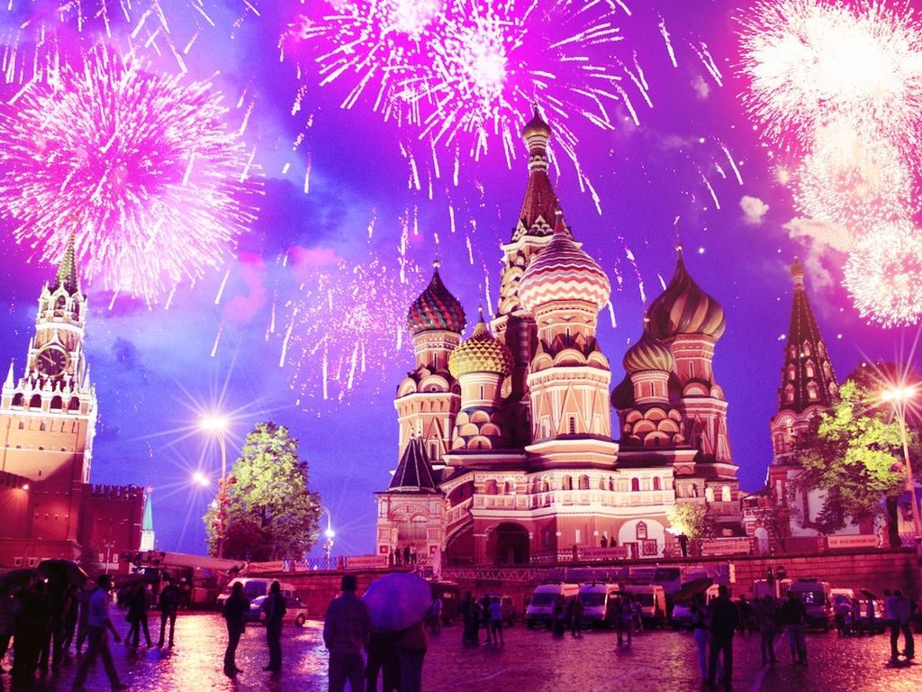 День города в Москве: Праздничный салют