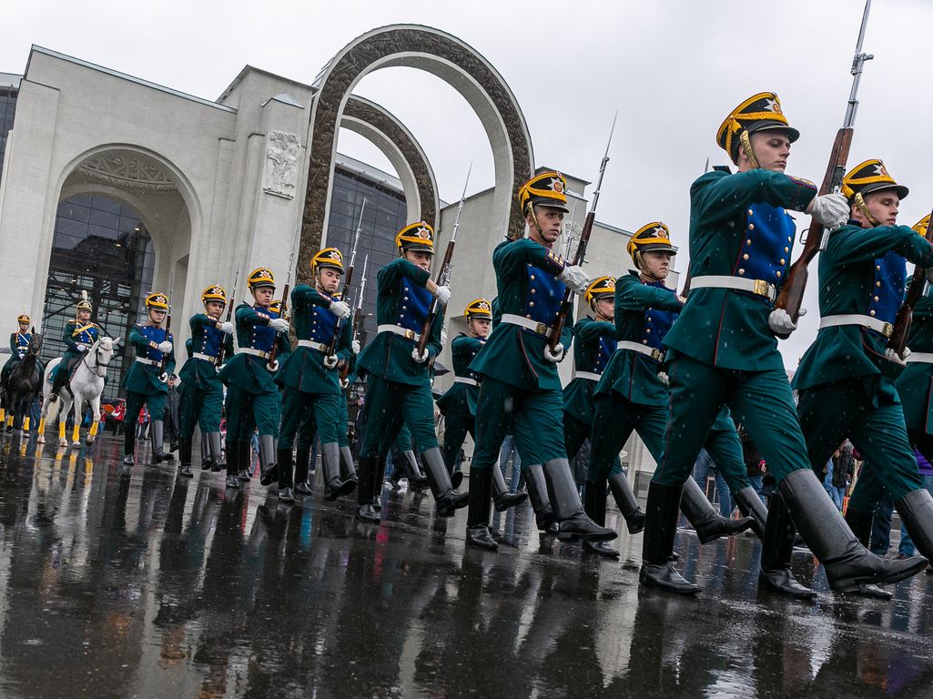 парад 23 февраля в москве