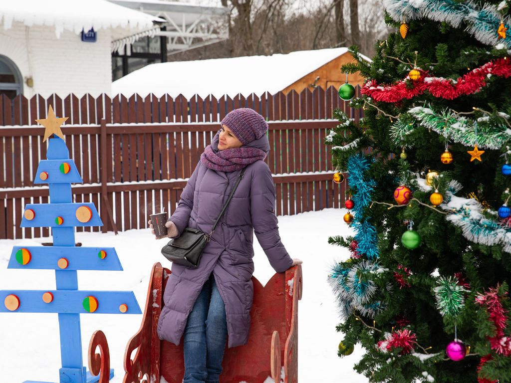 На Городской ферме ВДНХ начались новогодние елки