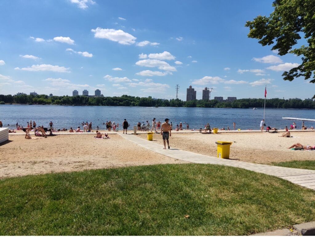 Пляж Динамо Водный стадион. Пляж. Платный пляж. Москва река пляж.