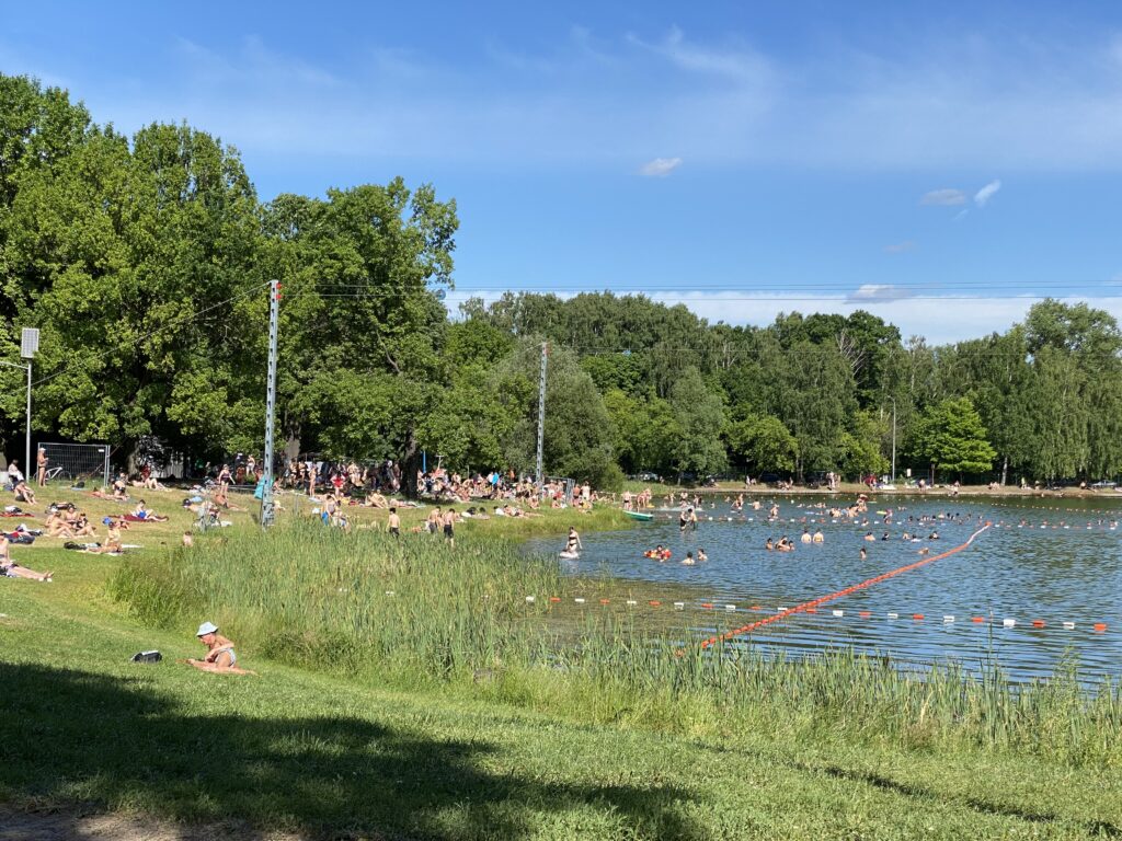 Где купаться в Москве? Топ официальных пляжей и водоемов Москвы - Статьи -  Викендо